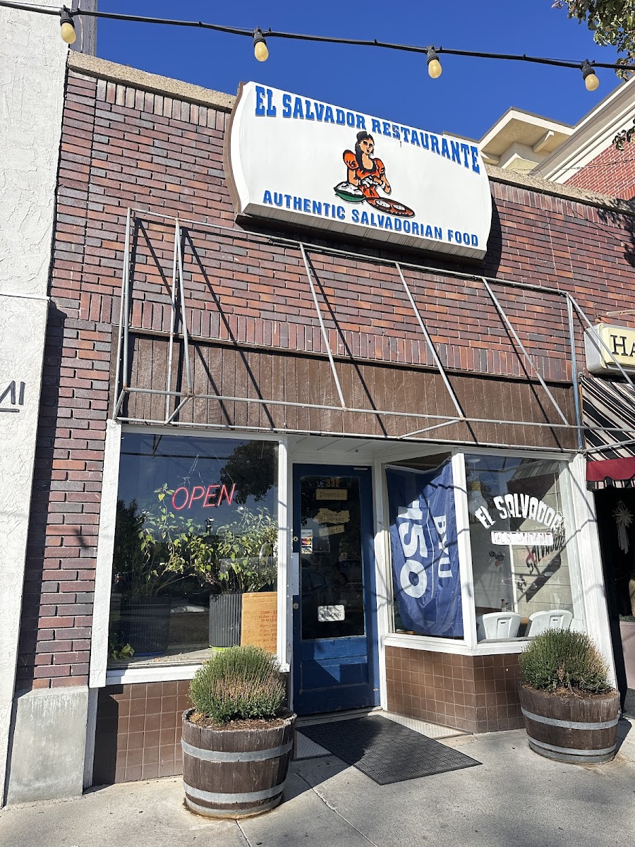 El Salvador Restaurant